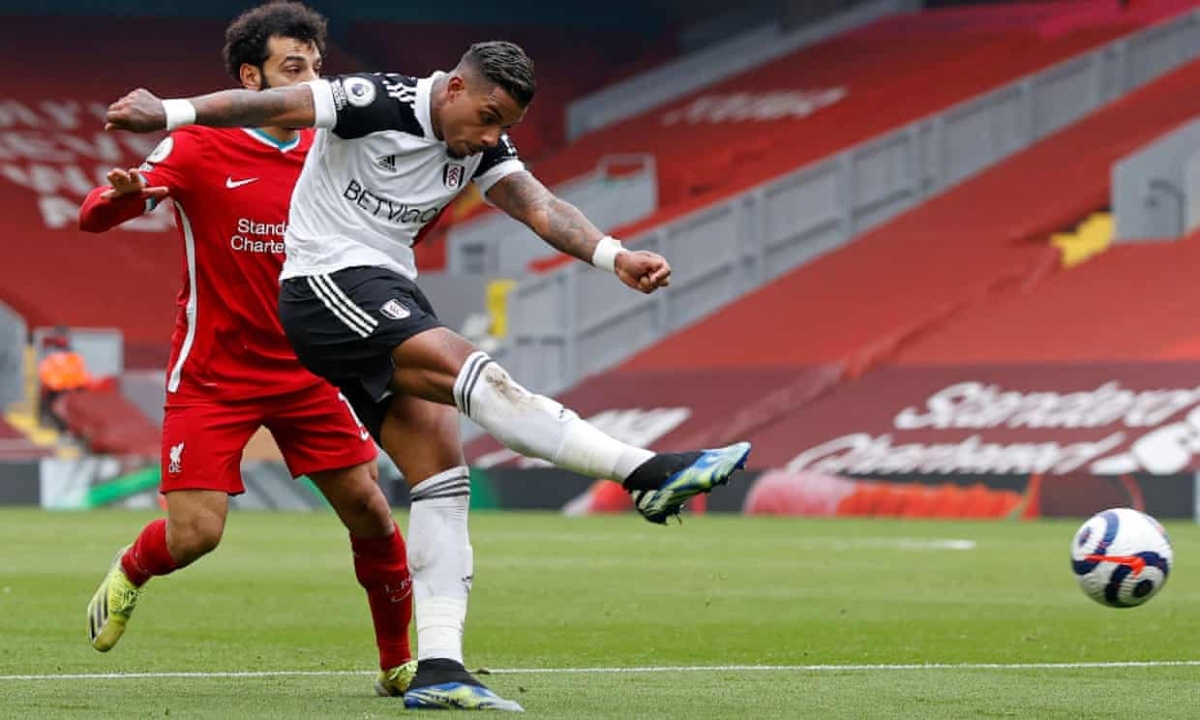 Salah dâng bàn thắng cho Fulham, Liverpool thua trận thứ 6 liên tiếp ở Anfield